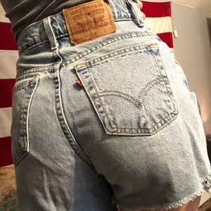 Vintage Levi’s high rise jean shorts